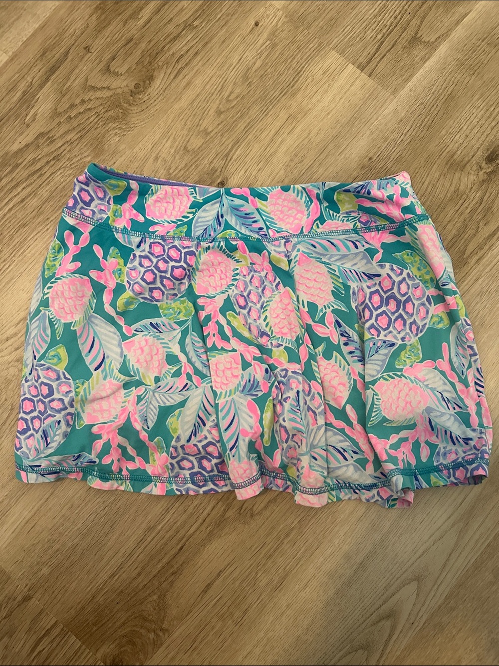 Lilly Pulitzer Luxletic Medium Skorts - Picture 6 of 9